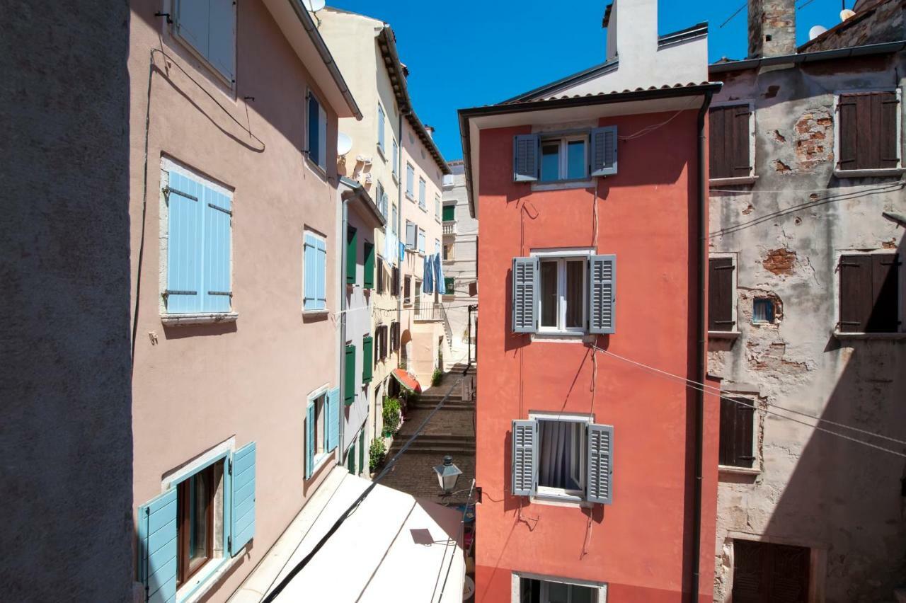 Casa Colloredo Free Parking Rovigno Esterno foto